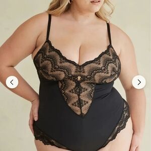 Pinsy Sculpting Lace Shapewear Bodysuit